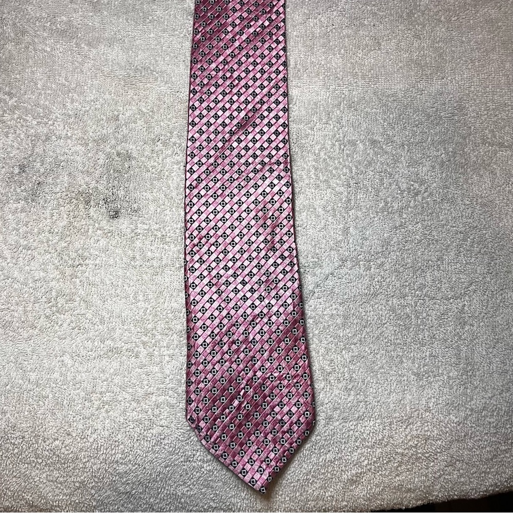 Tommy Hilfiger pink tie